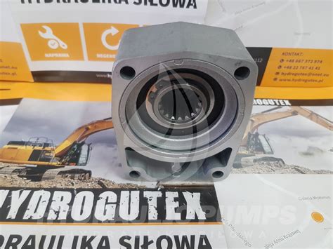 Zdjęcie przedstawiające blok silników hydraulicznych w maszynie Bobcat