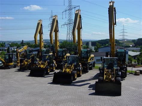 zdjęcie maszyn budowlanych JCB