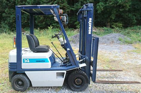 Infographic showing typical Komatsu FG14 maintenance points