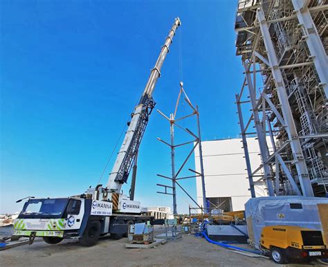 Dźwig Terex CC3800 podczas prac montażowych w elektrowni Rybnik