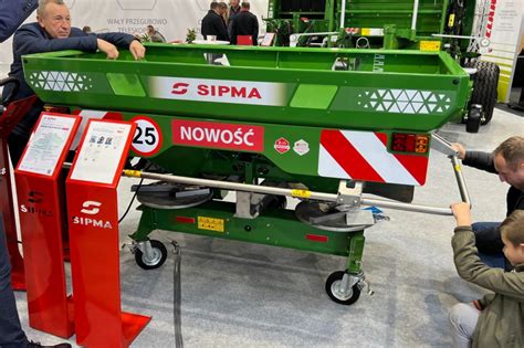 Zdjęcie bezobsługowego mieszadła w rozsiewaczu nawozów