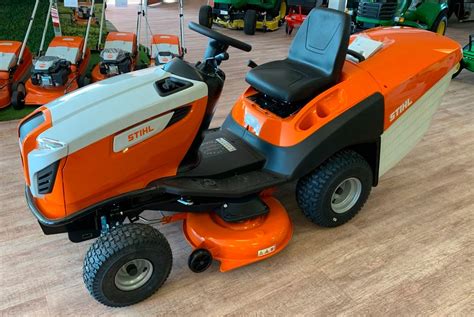 Zdjęcie traktorka ogrodowego Stihl RT 5112 Z w pełnej krasie