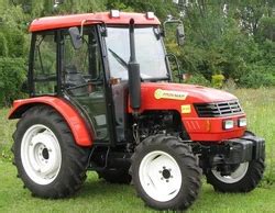 Thematic photo of the Prokmar DF504 or Dongfeng DF-504 tractor in a field or showroom