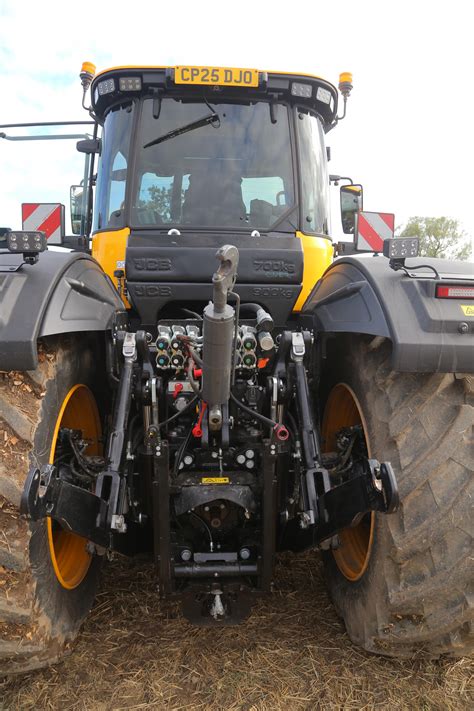 Schemat budowy układu hydraulicznego w JCB Fastrac serii 6000