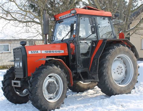 Thematic photo of Ursus 5314 tractor working in the field