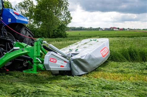 Zdjęcie kosiarki dyskowej Talex w pracy