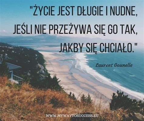 Motywacyjne zdjęcie osoby budującej odśnieżarkę