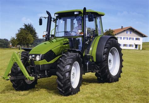 zdjęcie ciągnika Deutz-Fahr Agroplus 100