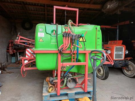 Opryskiwacz Krukowiak Herkules z hydraulicznie regulowanym prześwitem