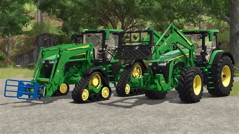 Zrzut ekranu z gry Farming Simulator 15 z widocznym ładowaczem czołowym transportującym paletę