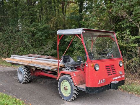 Schemat podwozia Aebi Transporter MT z resorami piórowymi i amortyzatorami