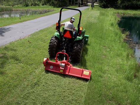 Infographic showing various applications of a flail mower: field, roadside, orchard, forest edge
