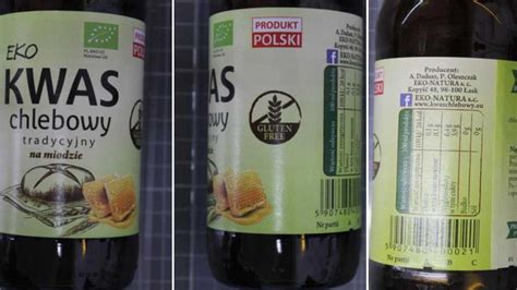 Zdjęcie porównawcze butelkowanego i świeżego kwasu chlebowego z beczki