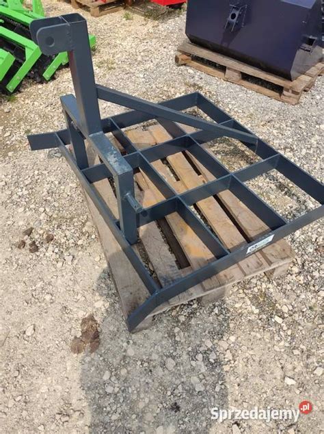 Niwelator terenu/równiarka do trawników z mocowaniem TUZ w ofercie