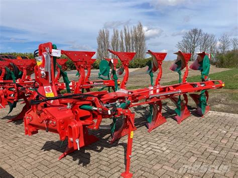 tabela z podstawowymi danymi technicznymi Kverneland LB 100
