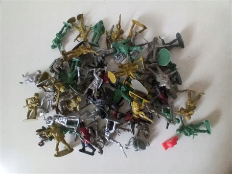Historyczne modele Britains, od żołnierzyków do pierwszych traktorów