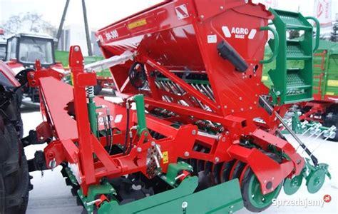 Agromasz SN300 z pełną skrzynią ziarna
