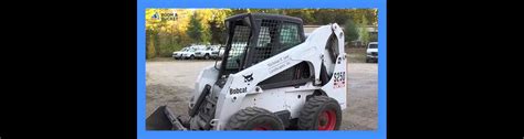 Bobcat S250 w akcji (zdjęcie ładowarki z osprzętem)