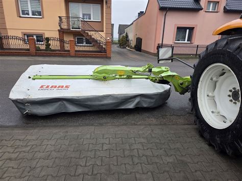 Kosiarka Claas Disco Contour w akcji