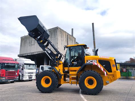 Schemat budowy ładowarki kołowej JCB 427 HT z wyszczególnieniem głównych podzespołów serwisowych