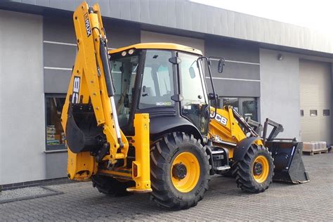 JCB 3CX schemat wymiarowy koparko-ładowarki z podanymi długością, szerokością i wysokością