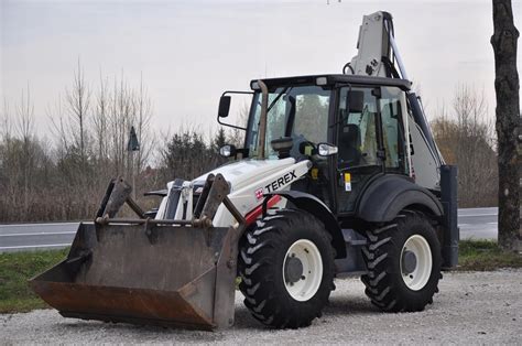 Zdjęcie koparkoładowarki Terex 970 Elite w akcji