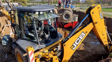 JCB 3CX podczas prac ziemnych