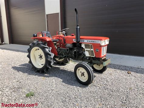 Traktor Yanmar YM1500 w pracy