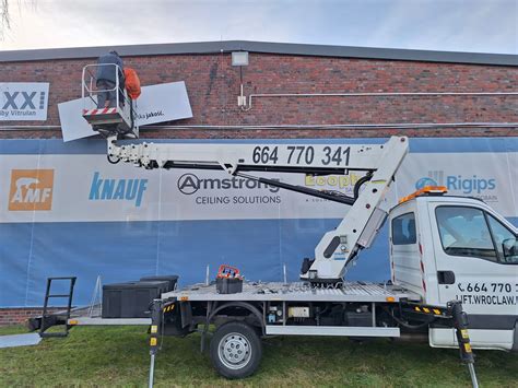 Loga wiodących producentów podnośników koszowych