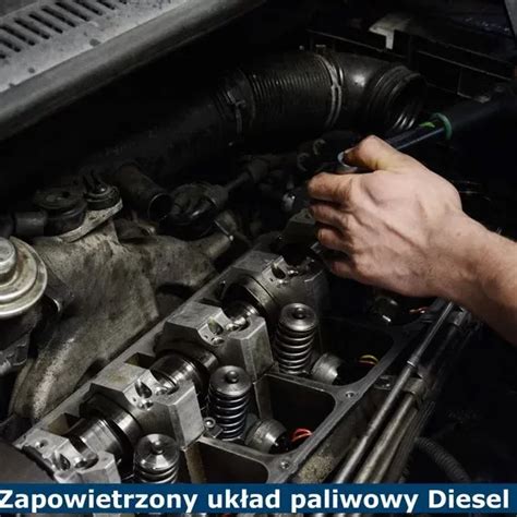Infografika przedstawiająca typowe miejsca nieszczelności w układzie paliwowym ciągnika, przez które może dostawać się powietrze.
