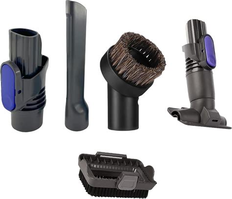 Visual representation of Cleanmaxx 2w1 accessories, including the liquid collection nozzle, crevice tool, and brush attachment