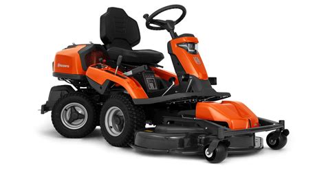 zdjęcie Husqvarna R 316TsX AWD w trudnym terenie
