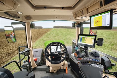 Wnętrze kabiny Fendt 1000 Vario Gen4 z terminalem FendtONE
