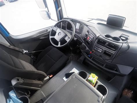 Kokpit Mercedes Atego - widok z fotela kierowcy