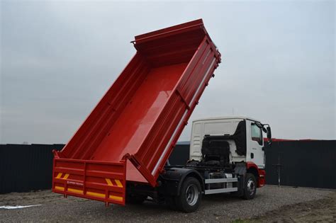 Zdjęcie wywrotki Scania z trójstronną zabudową Meiller