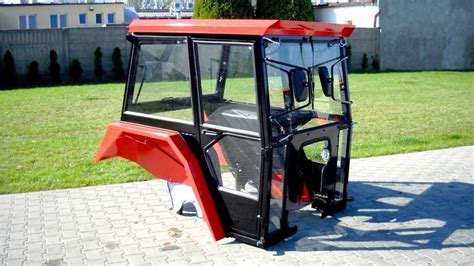 Widok z kabiny ciągnika Ursus 11054