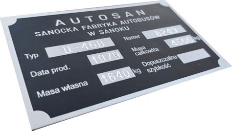 Stara tabliczka znamionowa przyczepy Autosan z danymi technicznymi