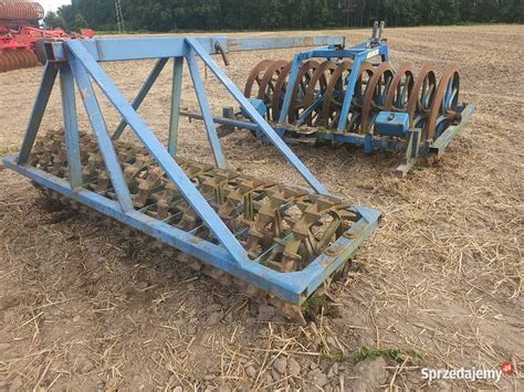 Zdjęcie pługa Rabe Werk w akcji.