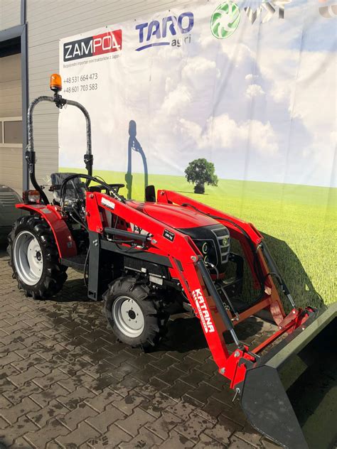 Mini ciągnik VST MT224 Fieldtrac w akcji