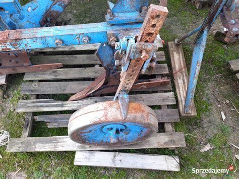 Schemat lub zdjęcie pługa do mini traktora Iseki w akcji