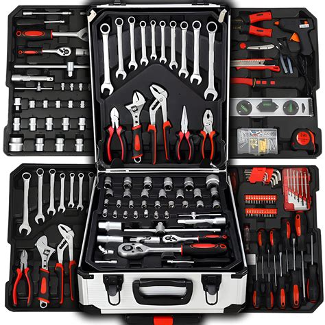 Zestaw kluczy i narzędzi do serwisu układu paliwowego traktora