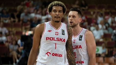 zdjęcie reprezentacji Polski mężczyzn w koszykówce przed meczem