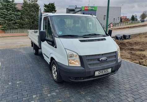 Ford Transit z zabudową wywrotkową w akcji na placu budowy