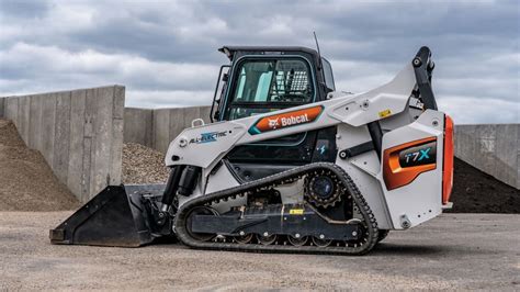 zdjęcie całkowicie elektrycznej ładowarki gąsienicowej Bobcat T7X