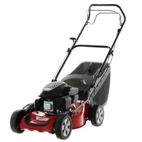 Photo of the STIGA CASTELGARDEN XC 48 lawnmower highlighting its features