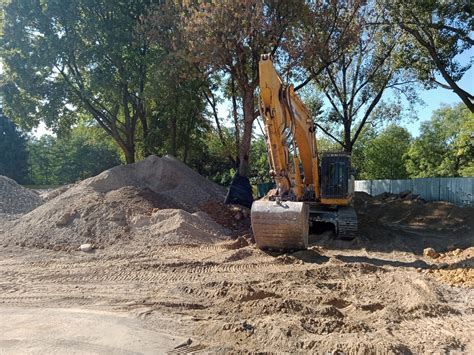 Zdjęcie Bobcat 305.5D w trakcie prac budowlanych