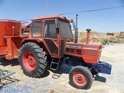 Zdjęcie ciągnika Same Leopard 85 z 1982 roku w akcji