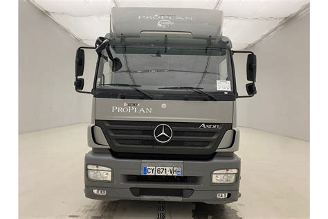 Mercedes Axor 1833 z systemem hakowym/wywrotowym w akcji