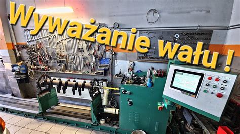 Infografika przedstawiająca działanie dłutowego systemu roboczego lub przekrój wału uprawowego GROM