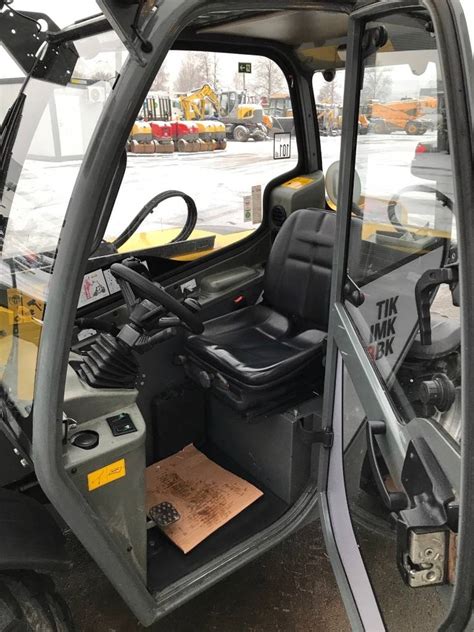 Wnętrze kabiny Wacker Neuson TH412
